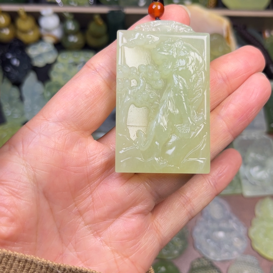 蛇纹石玉未镶嵌吊坠(不含链)