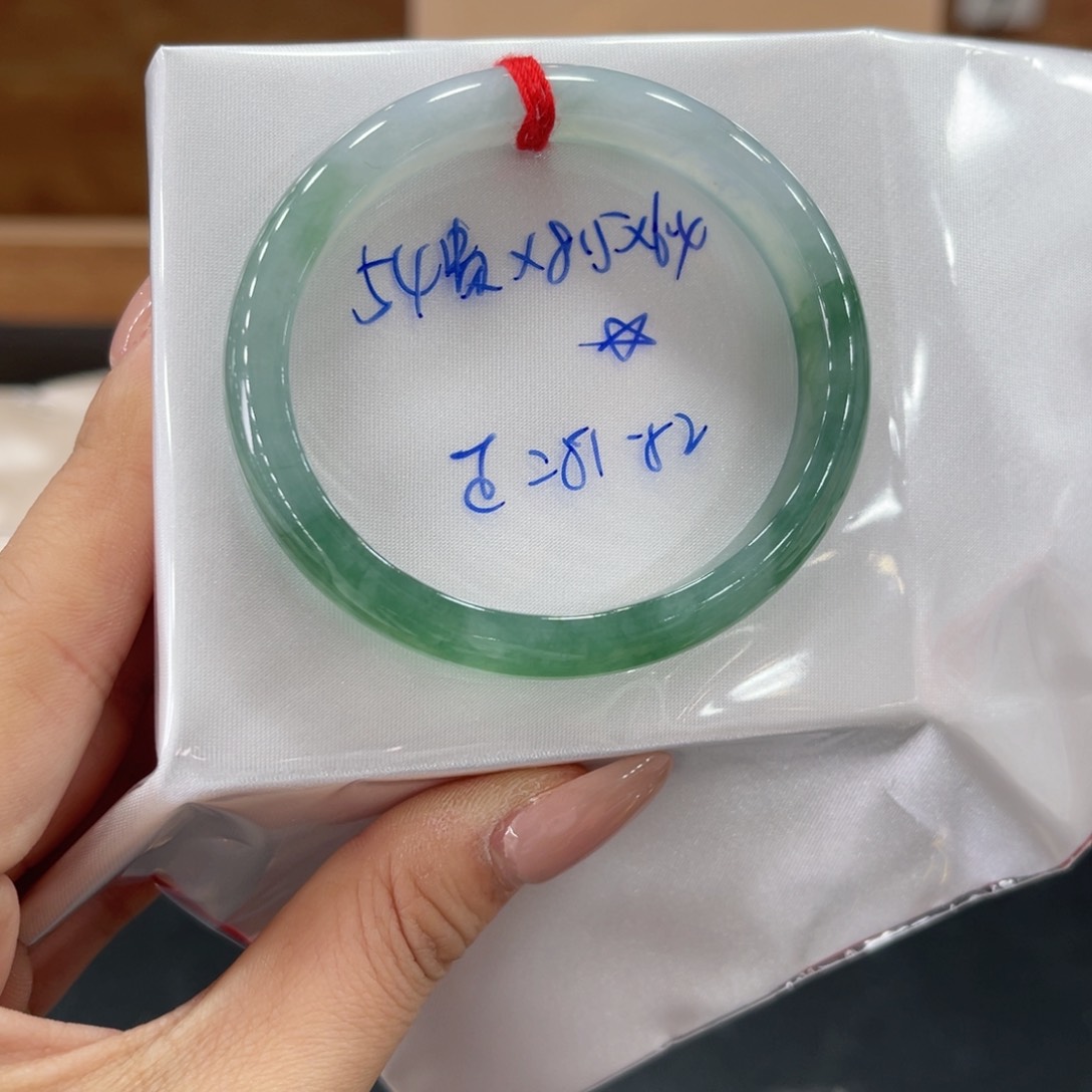 未镶嵌手镯翡翠翡翠