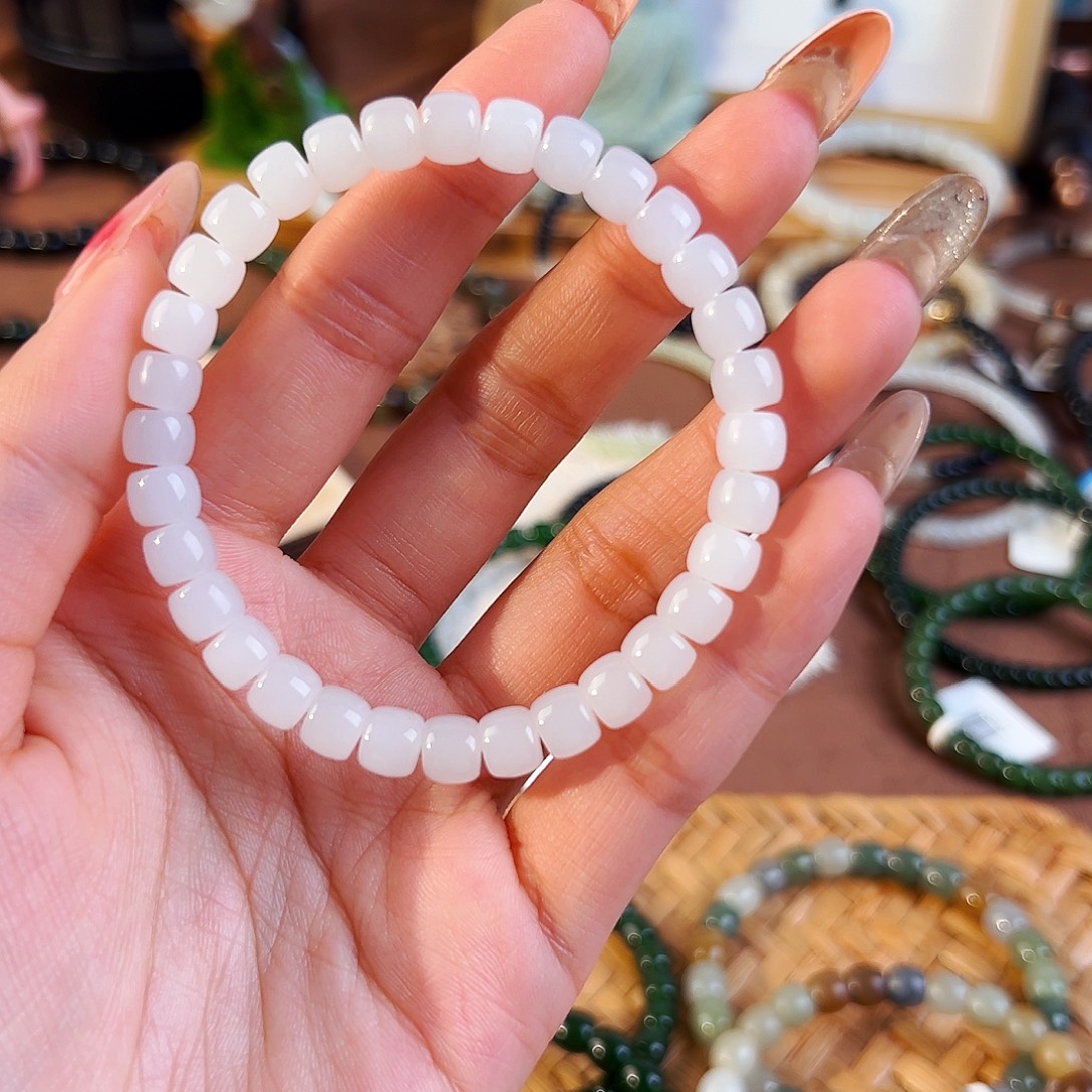 和田玉未镶嵌手串