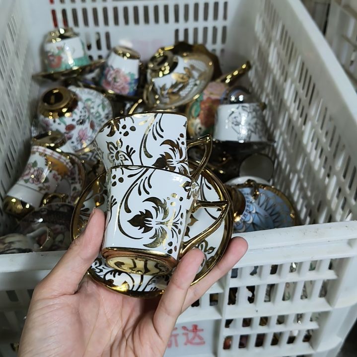 摆件陶瓷默认微瑕发两个。。。。