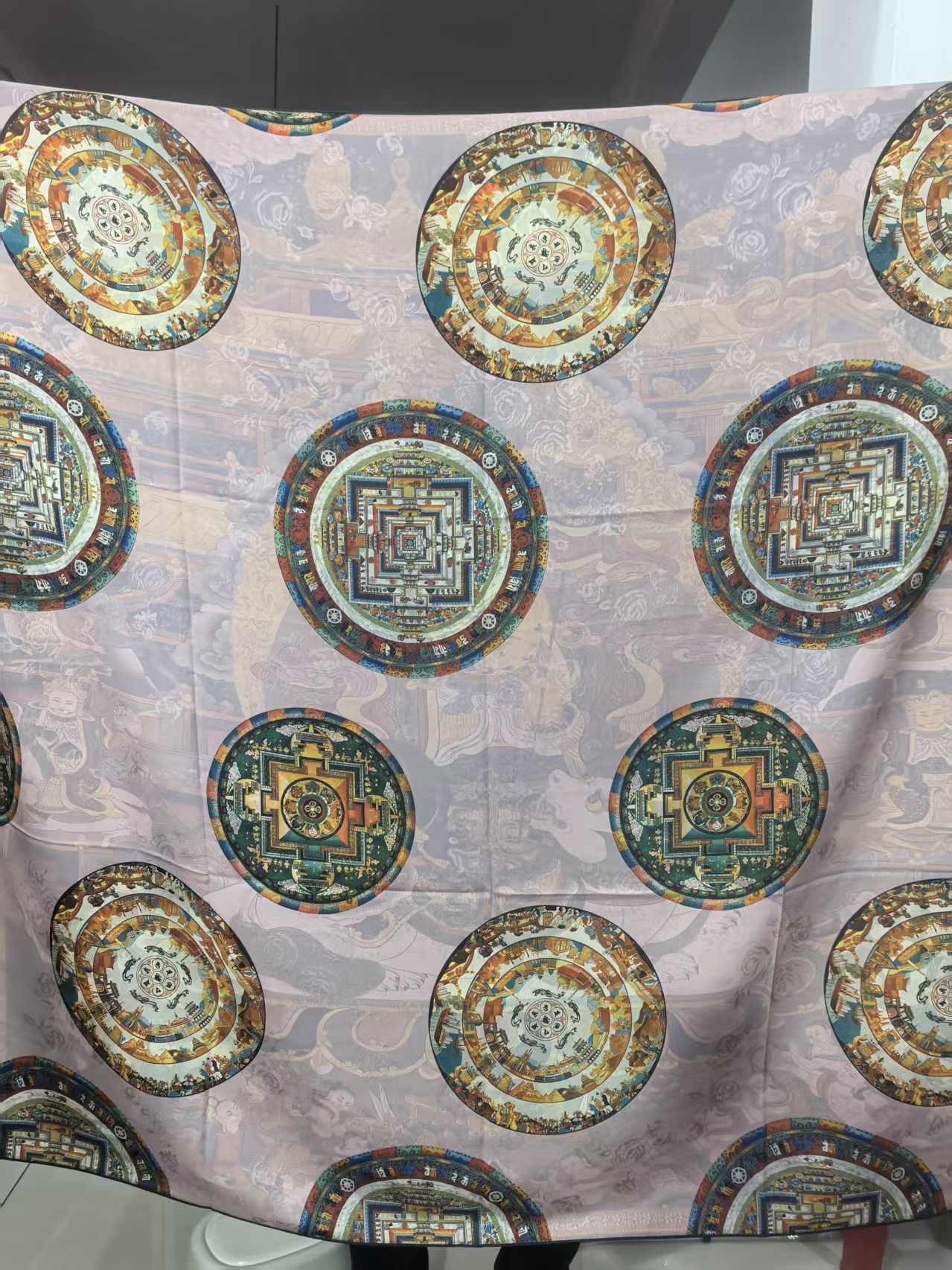 X017 唐卡-八方财神 香云花萝 140*140百搭披肩优雅围巾X