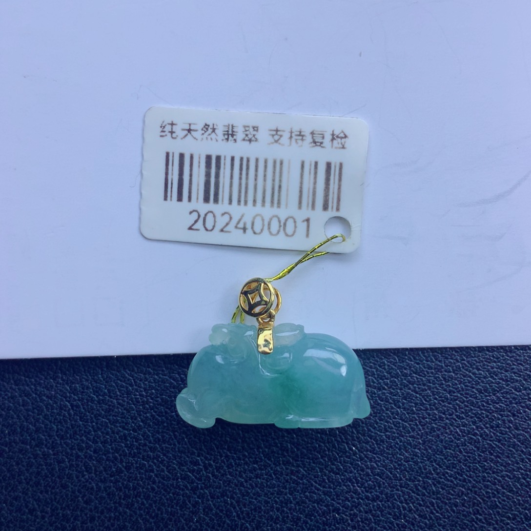 翡翠未镶嵌颈饰唐马