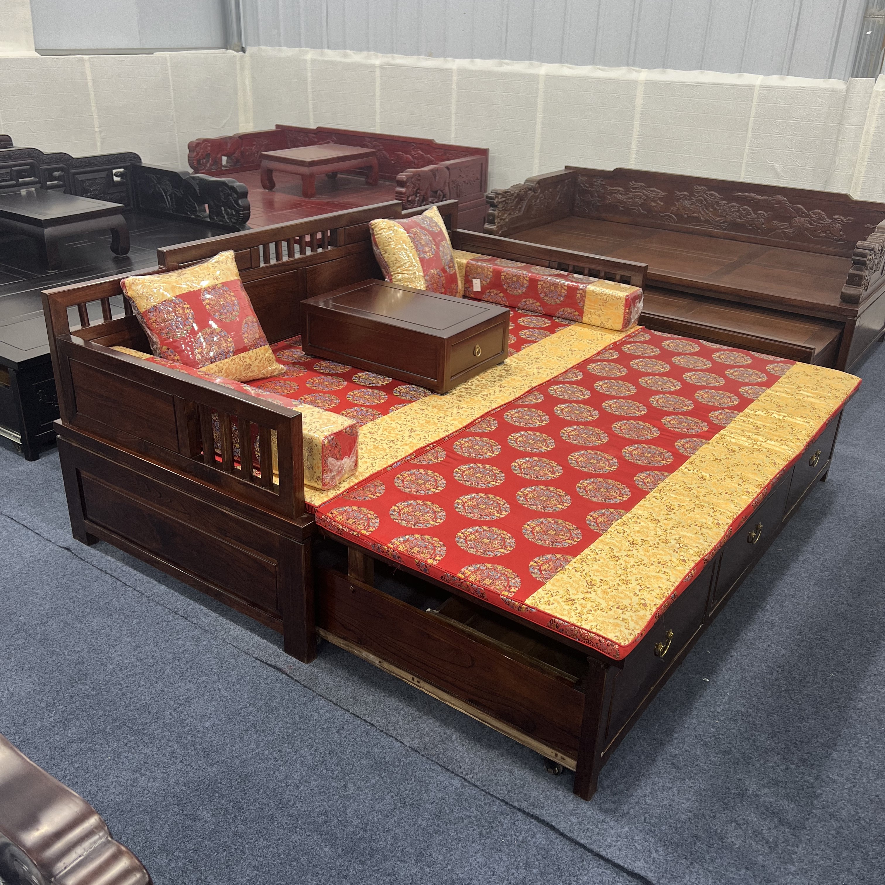 推拉罗汉床伸缩沙发这两款价格一样