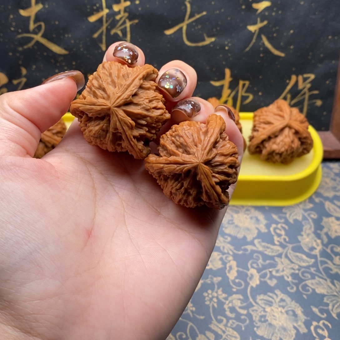 吊坠文玩核桃现****斗白狮子