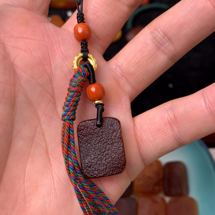 天然原矿切牌配饰