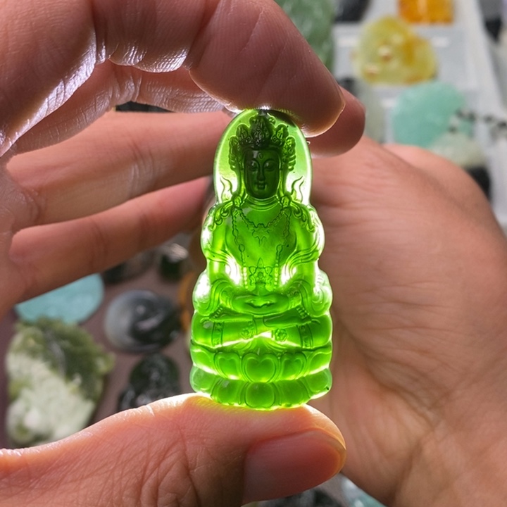 蛇纹石玉颈饰未镶嵌