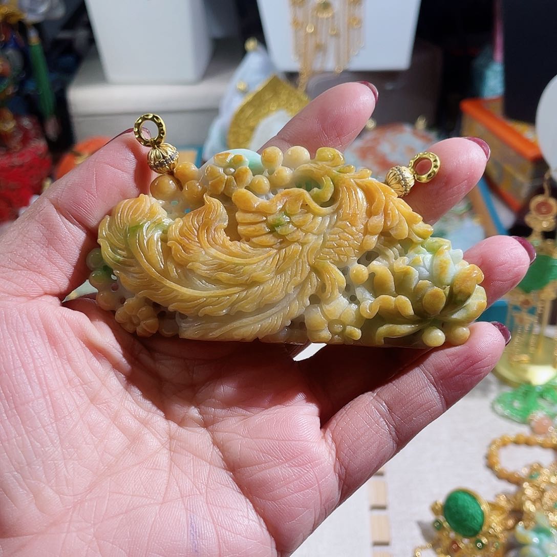 翡翠颈饰未镶嵌西***酱翡翠黄凤凰