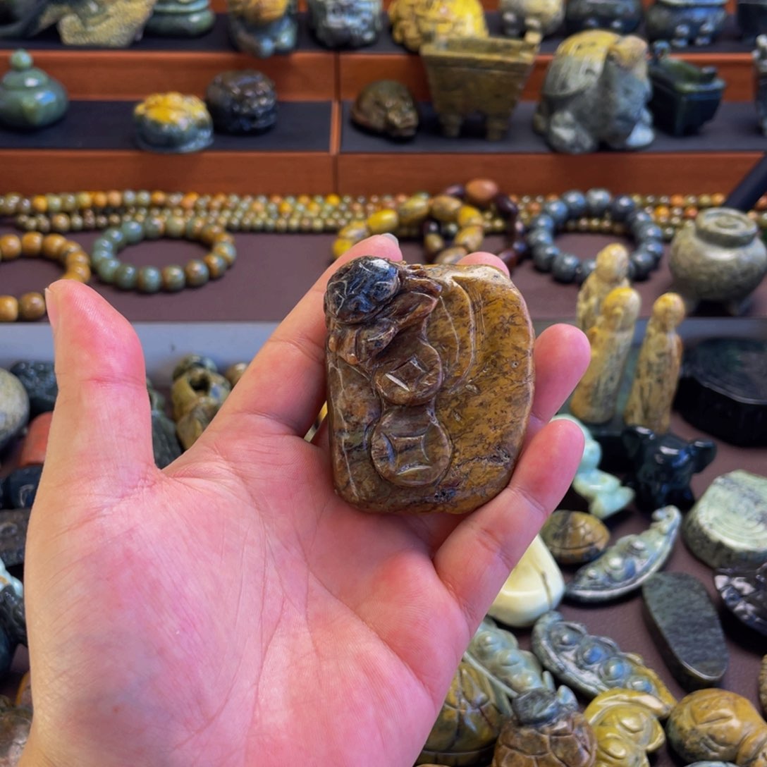 【闪购商品】未镶嵌岫岩河磨玉（透闪石质玉）挂件