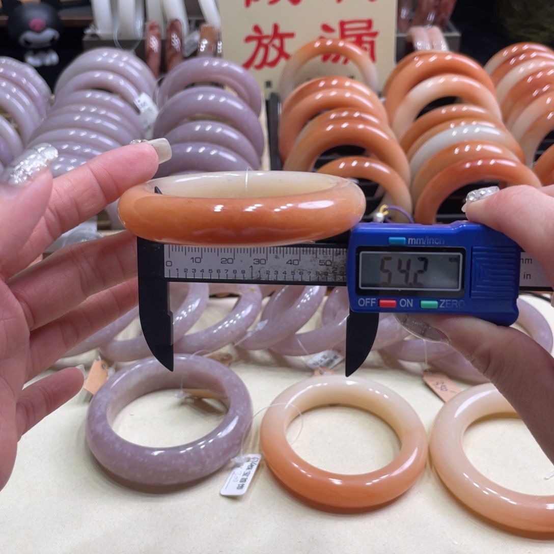 未镶嵌手镯石英质玉