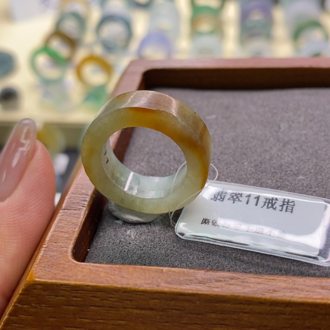 定制翡翠未镶嵌戒指