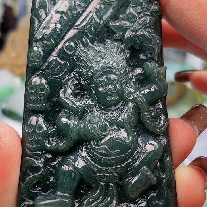 翡翠未镶嵌颈饰挂件