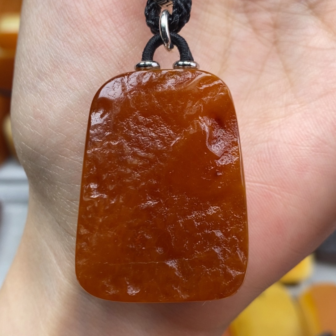 琥珀吊坠(赠链)未镶嵌