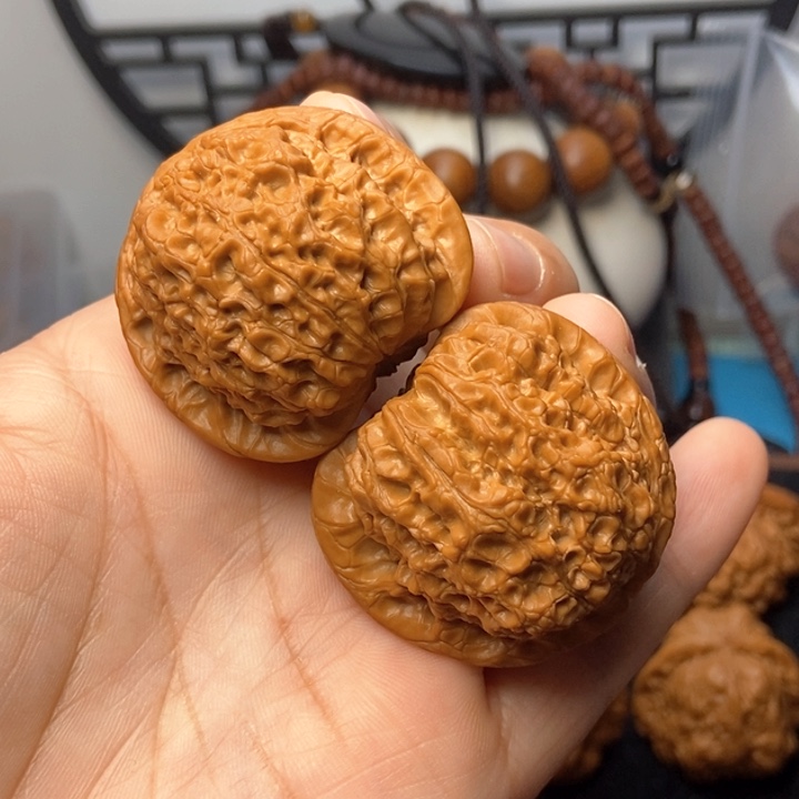 文玩核桃把件血麒麟