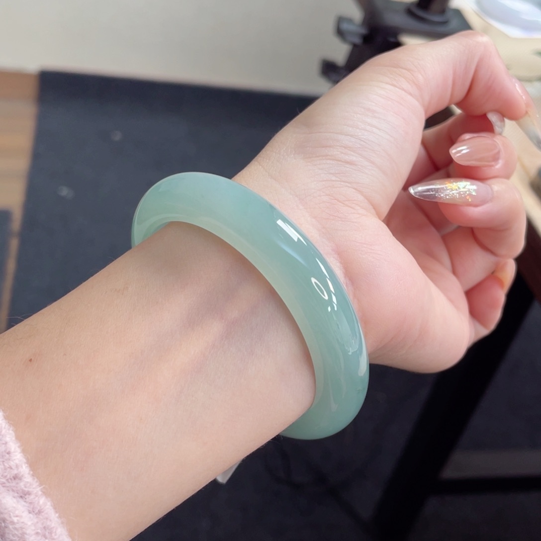 未镶嵌手镯翡翠56.2果冻肉湖蓝巨显白7号