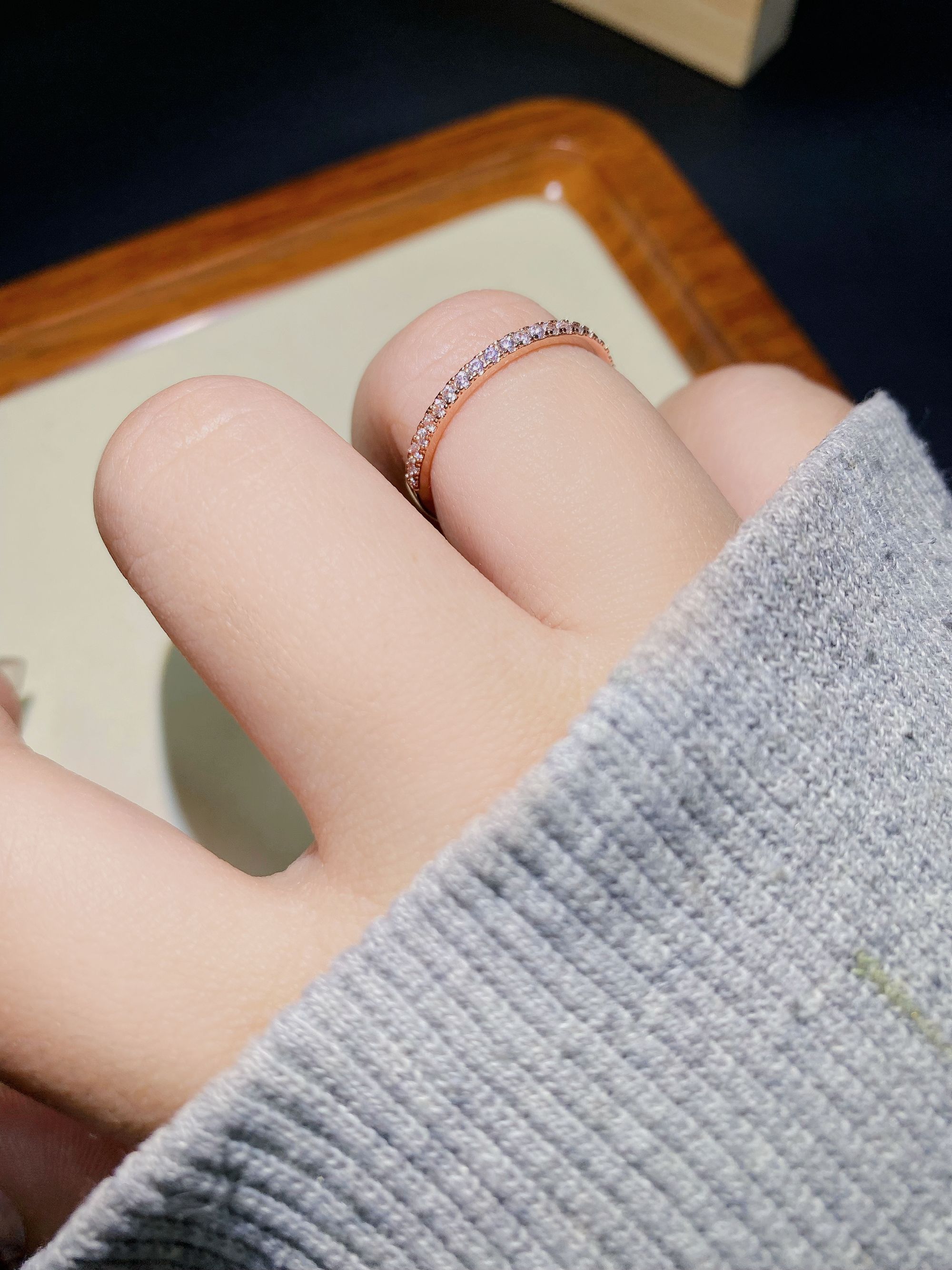  高订典藏直排玫色戒指 下单备注圈口号 S41