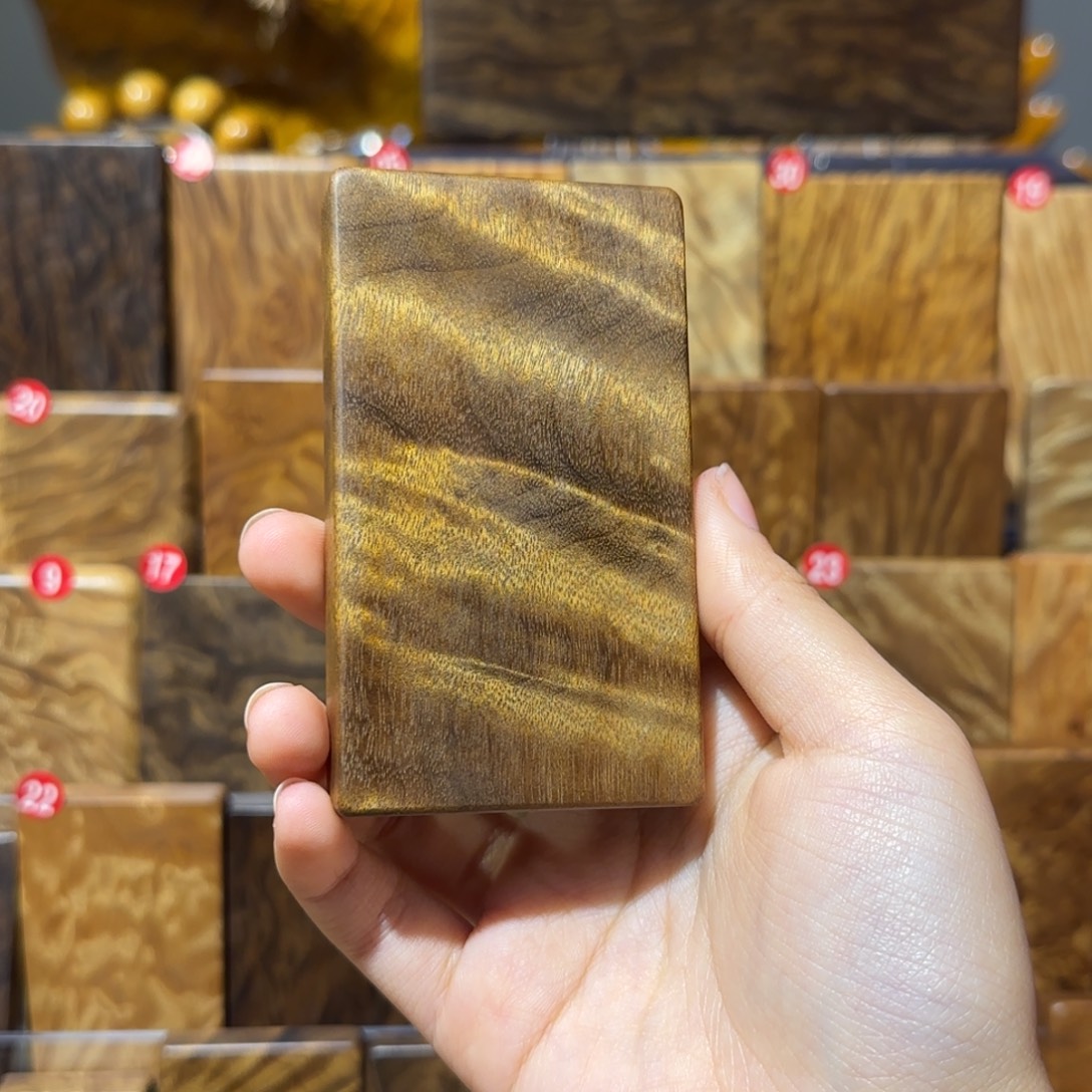 大***༗金丝楠小叶桢楠阴沉木无事牌