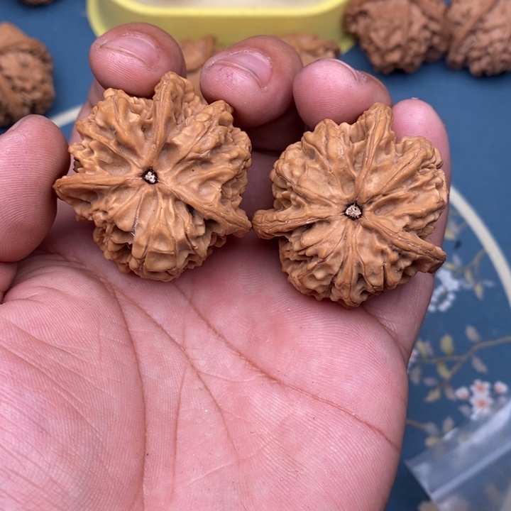 文玩核桃把件平*人野生