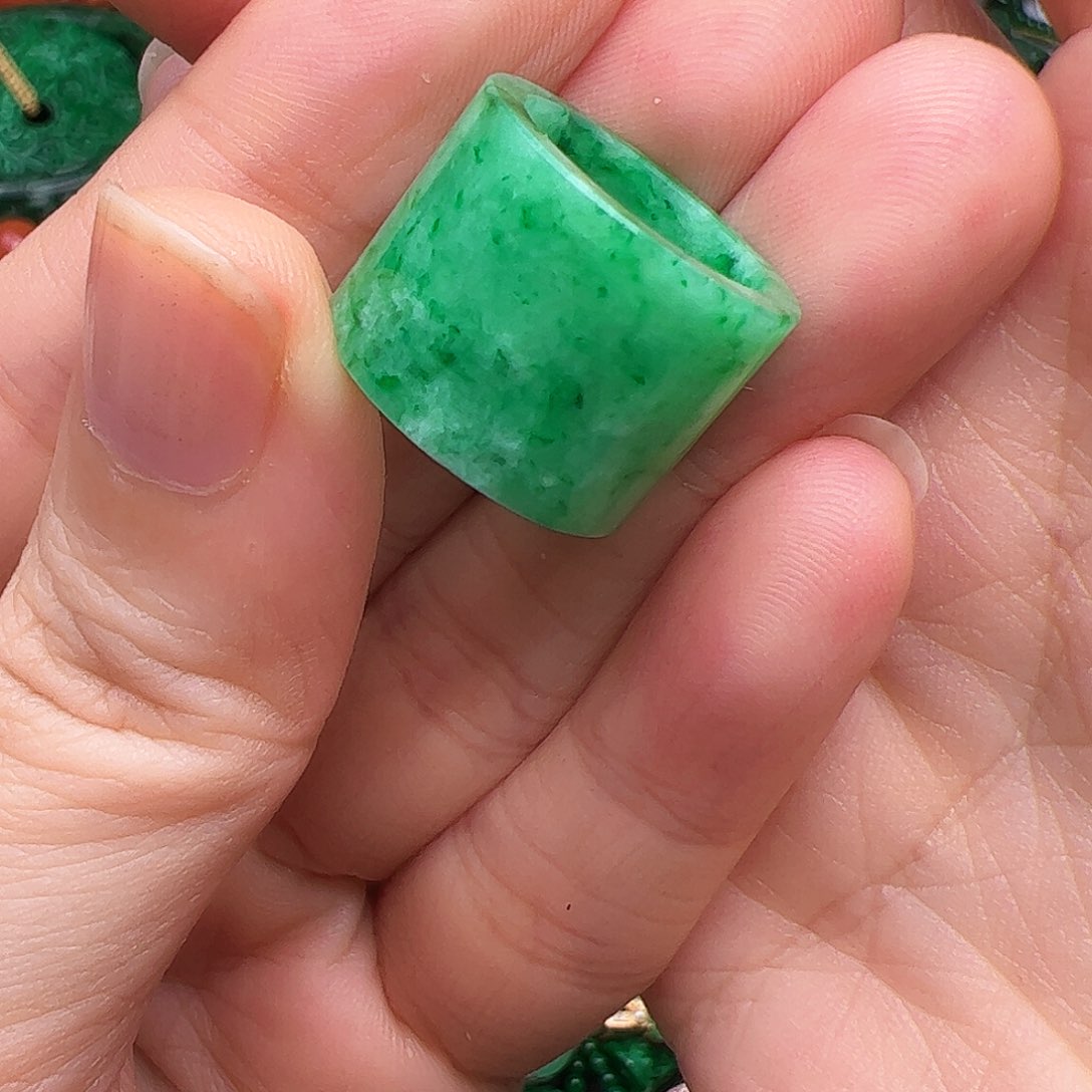 翡翠颈饰未镶嵌闪购商品
