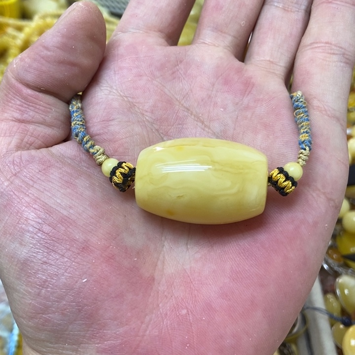 蜜蜡未镶嵌裸石吊坠