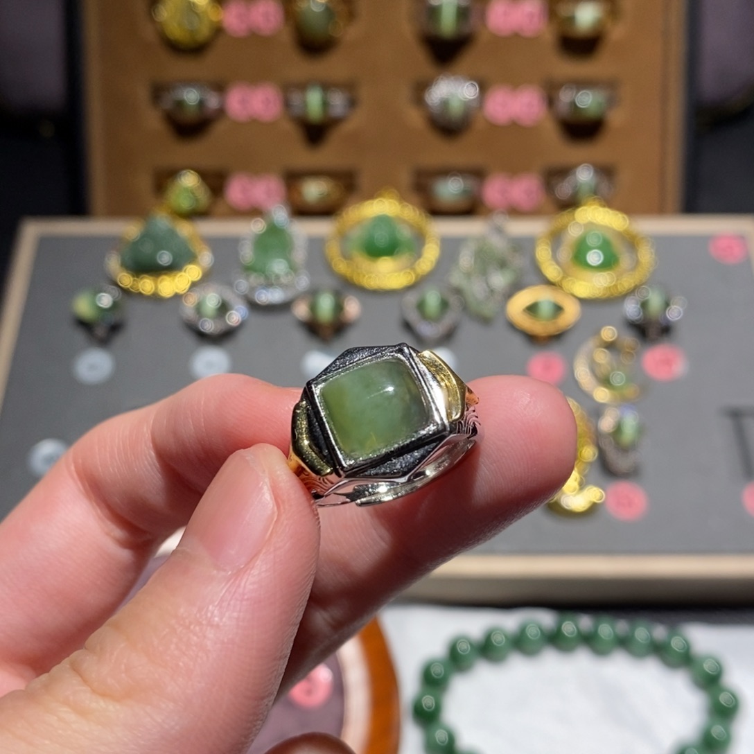 和田玉未镶嵌戒指