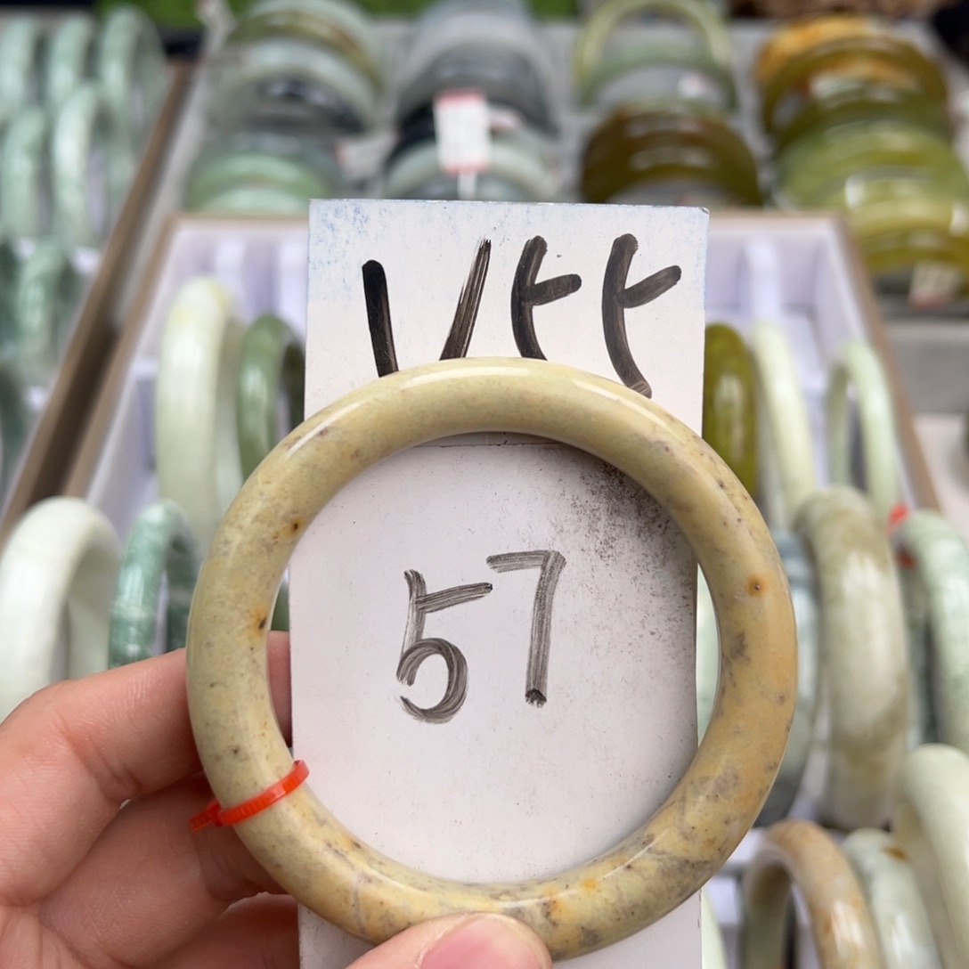 岫玉手镯未镶嵌天然岫玉