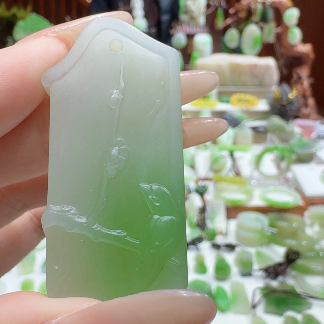 和田玉翠青喜鹊登梅未镶嵌