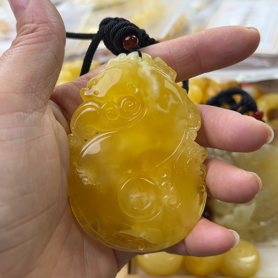 琥珀珠宝奇石未镶嵌