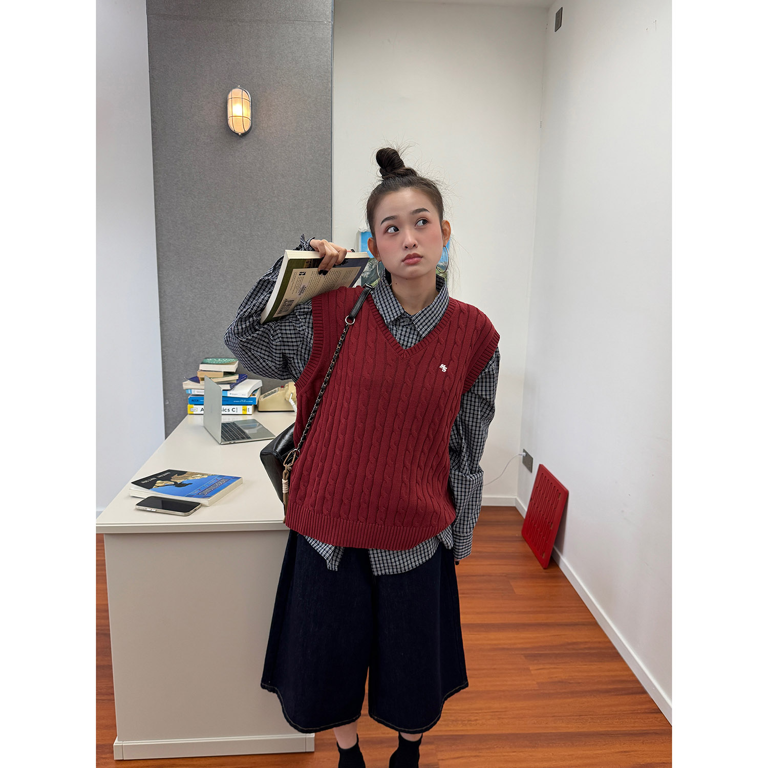 19studio WAYNEPRINCE 韩版简约v领马甲针织衫学院风无袖上衣男女
