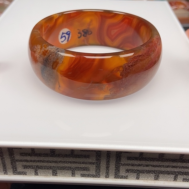 玛瑙/玉髓手镯未镶嵌天***间