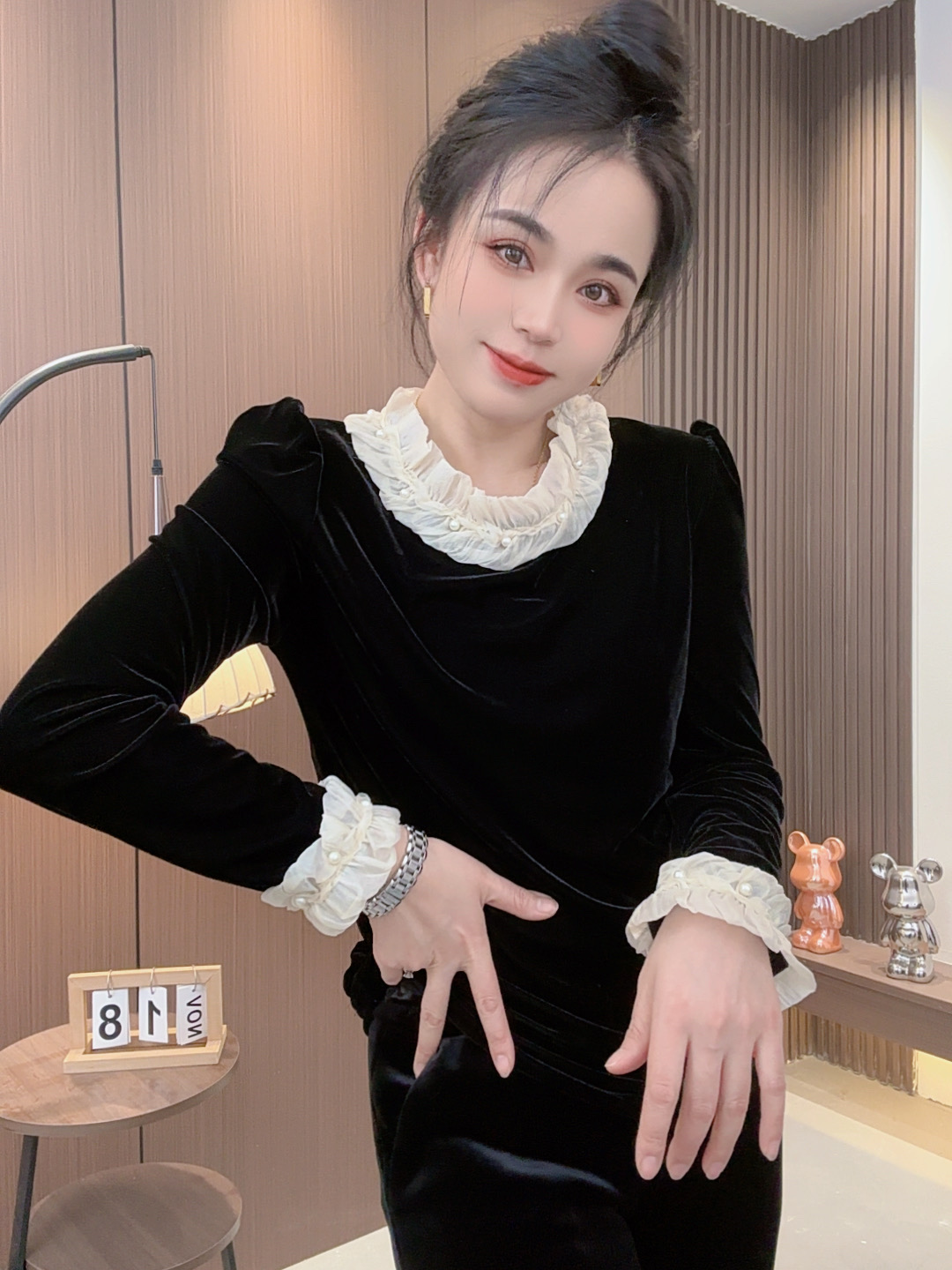 法式长袖蕾丝法式复古丝绒衬衫黑色网红丝绒显瘦8326秋冬拼接