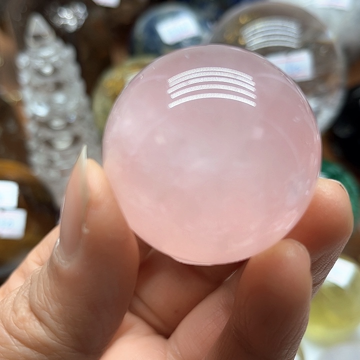 76克粉水晶球未镶嵌水晶