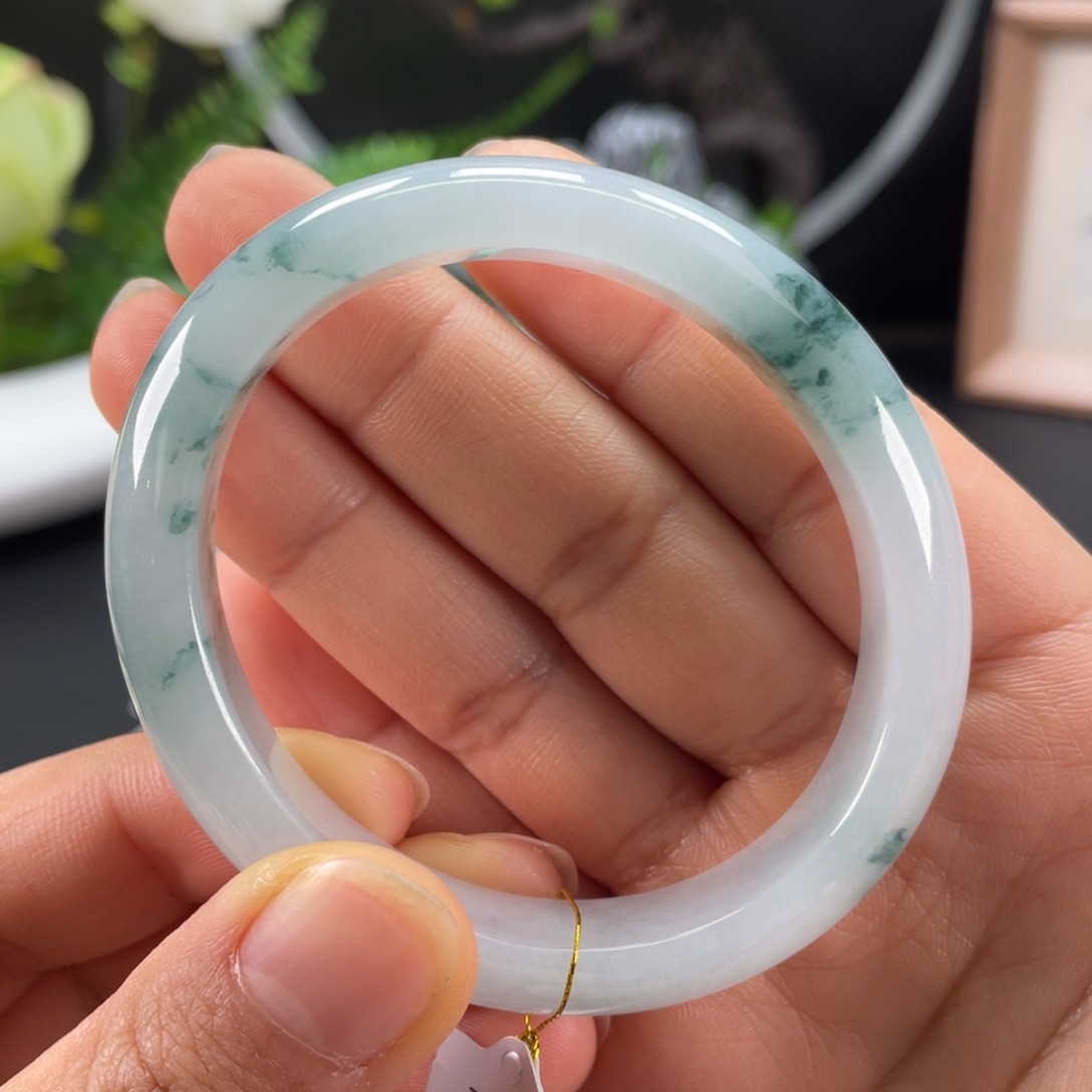 翡翠手镯未镶嵌冰胶飘花贵妃