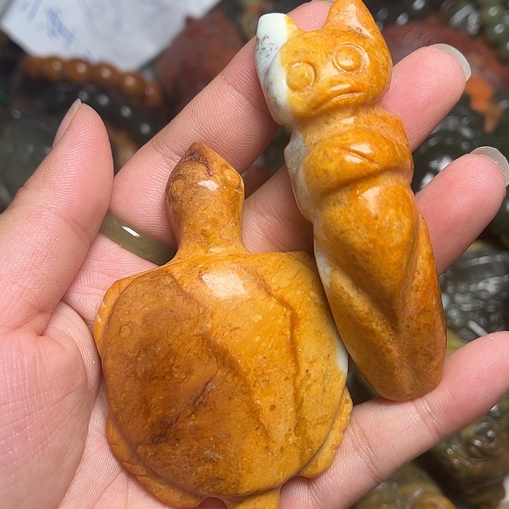 未镶嵌岫岩河磨玉（透闪石质玉）挂件
