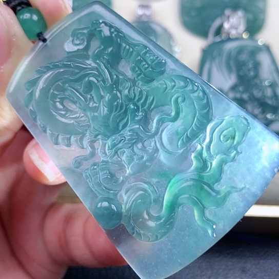 【闪购商品】翡翠颈饰未镶嵌天然翡翠