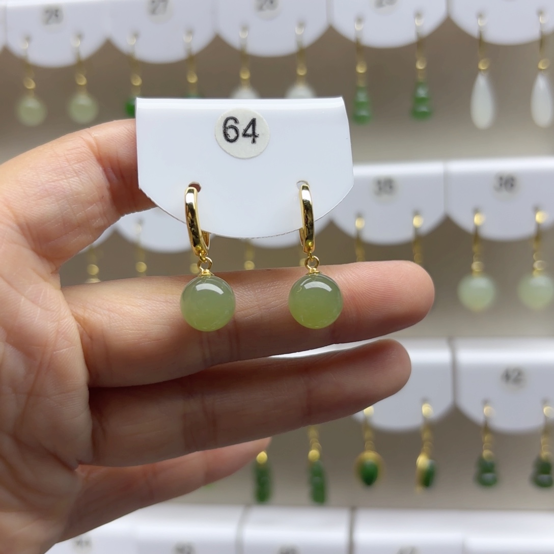 18K金镶嵌和田玉耳饰