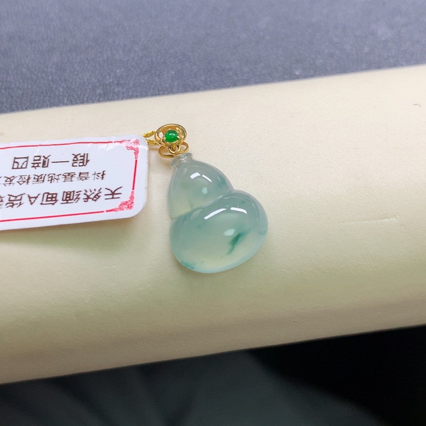 【闪购商品】翡翠颈饰18K金镶嵌葫芦