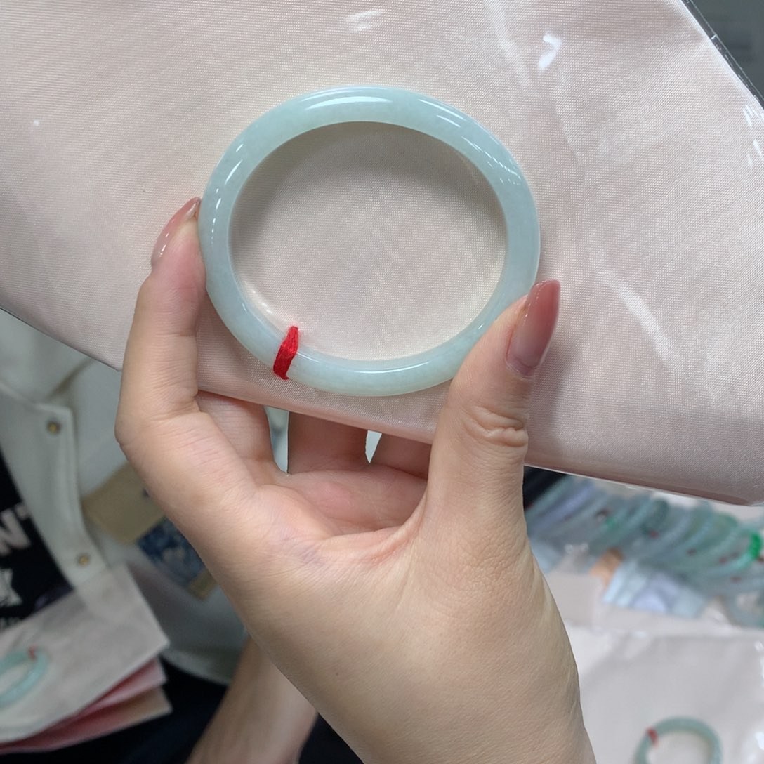 翡翠手镯未镶嵌潘*买断