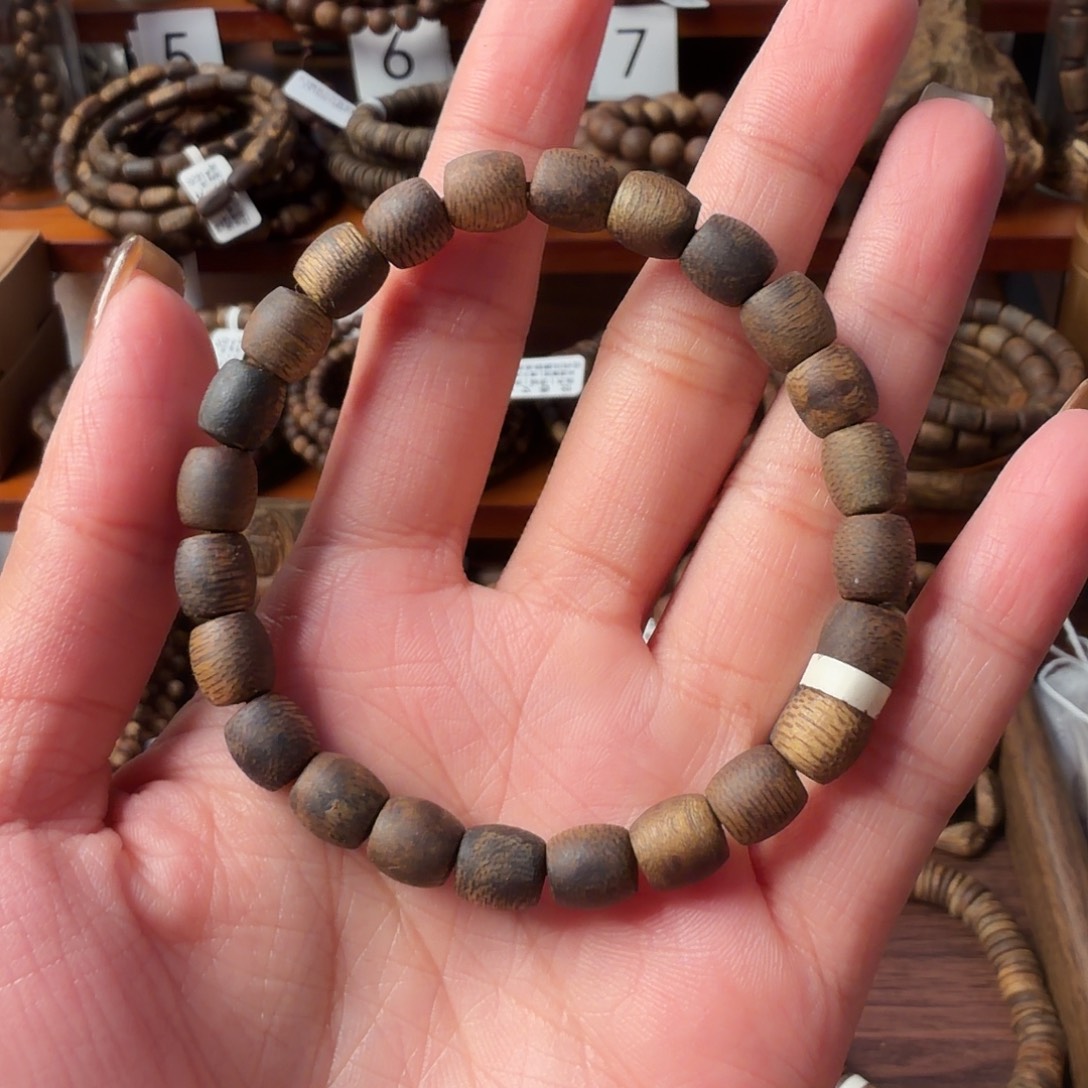 沉香沉香碎屑乌身圆叶0.7鼓珠单圈多样性发一