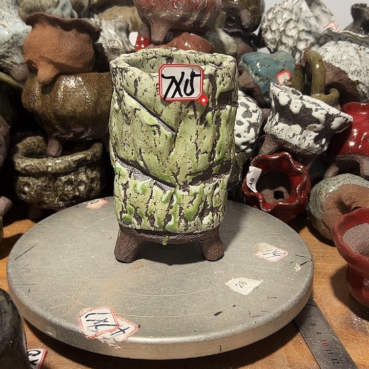 粗陶花盆，现在都不一样