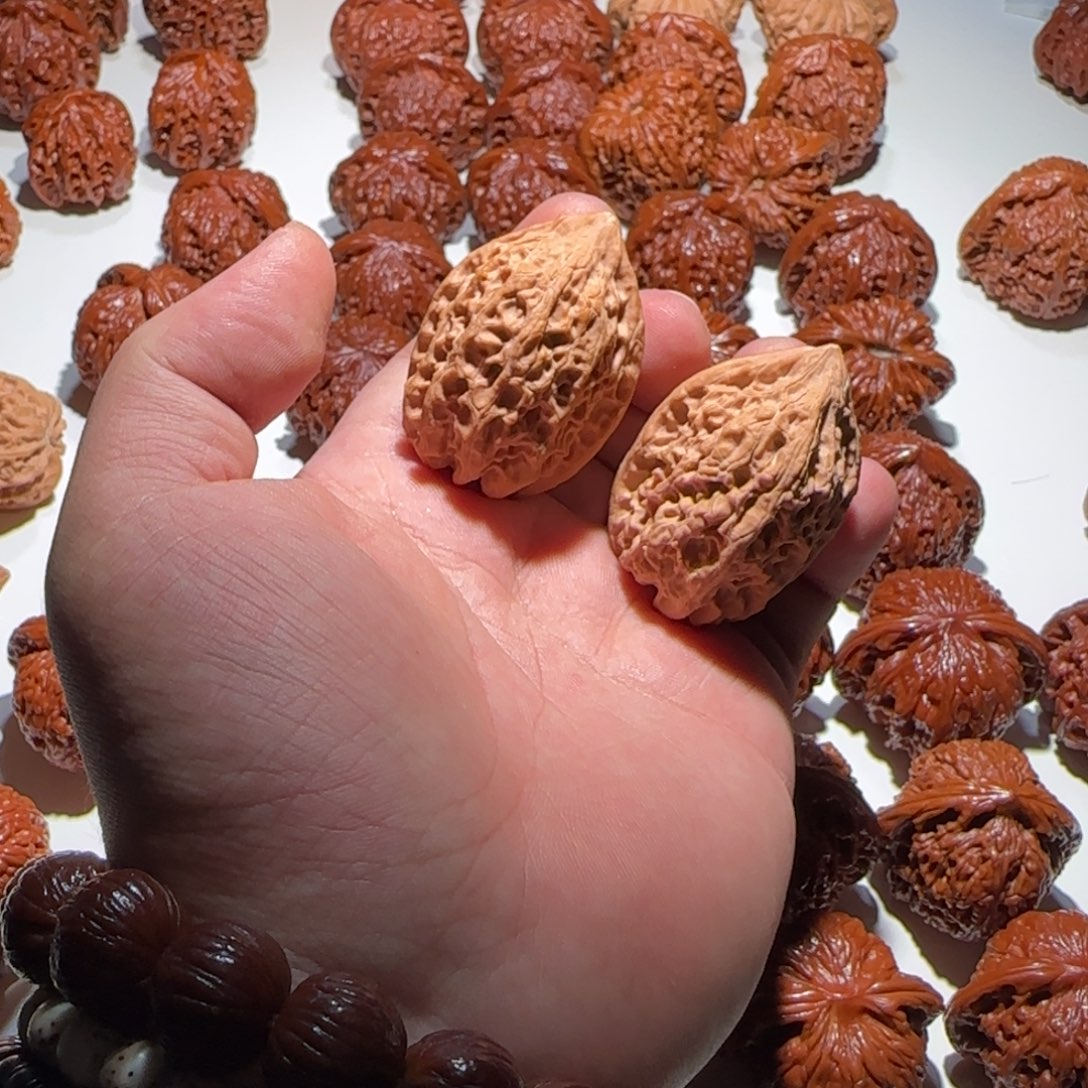 文玩核桃把件耶**?沈鸡文玩核桃手把件