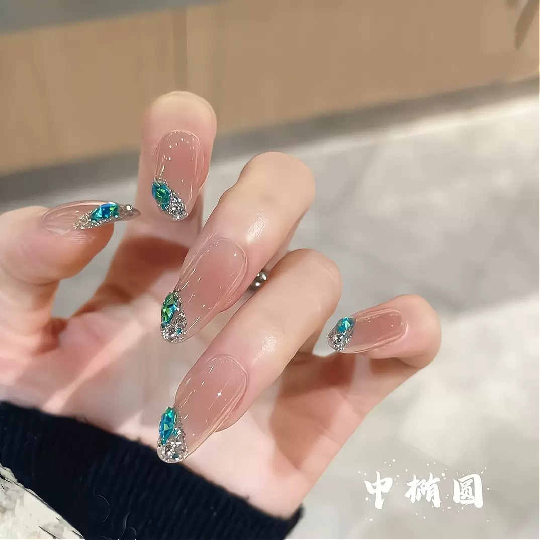 A002 蓝眼泪冰透裸色渐变显白纯手工穿戴甲 10片装