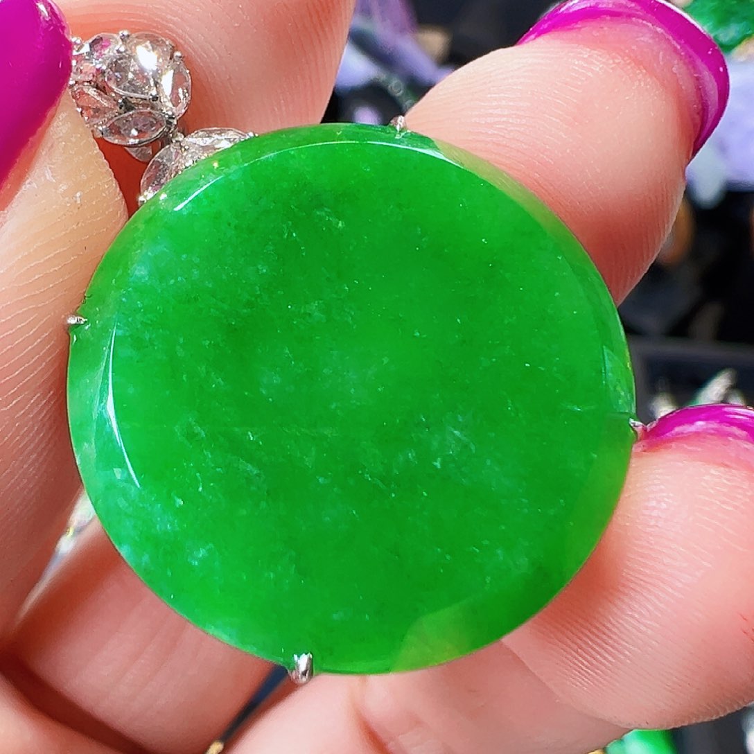 翡翠颈饰18K金镶嵌签收后24小时鉴赏期