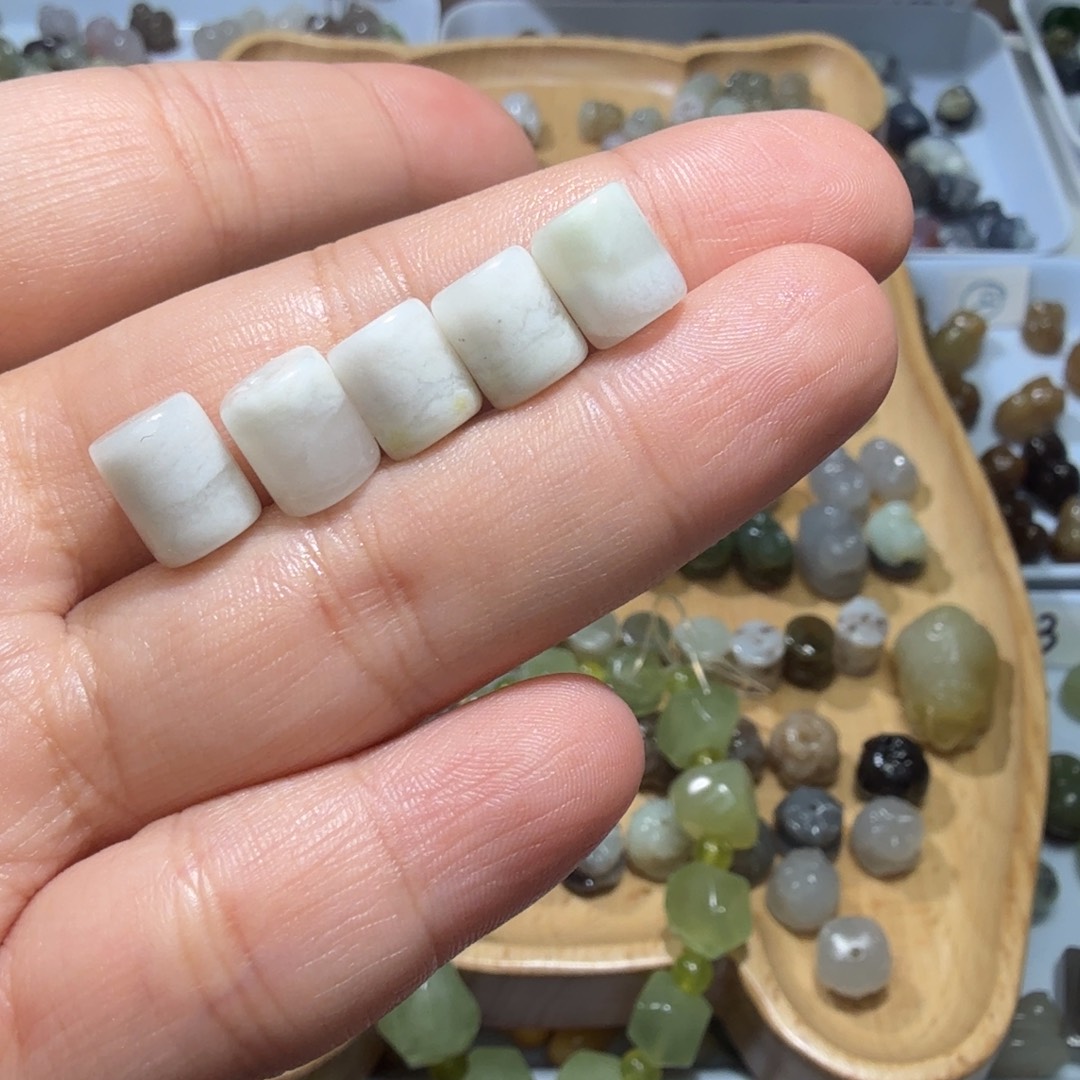 和田玉未镶嵌珠宝奇石