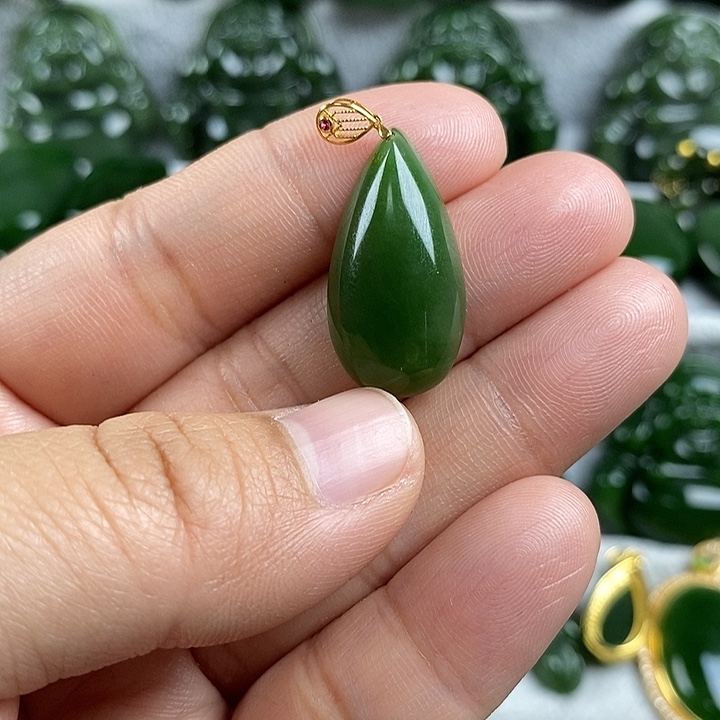 和田玉（碧玉）未镶嵌颈饰25