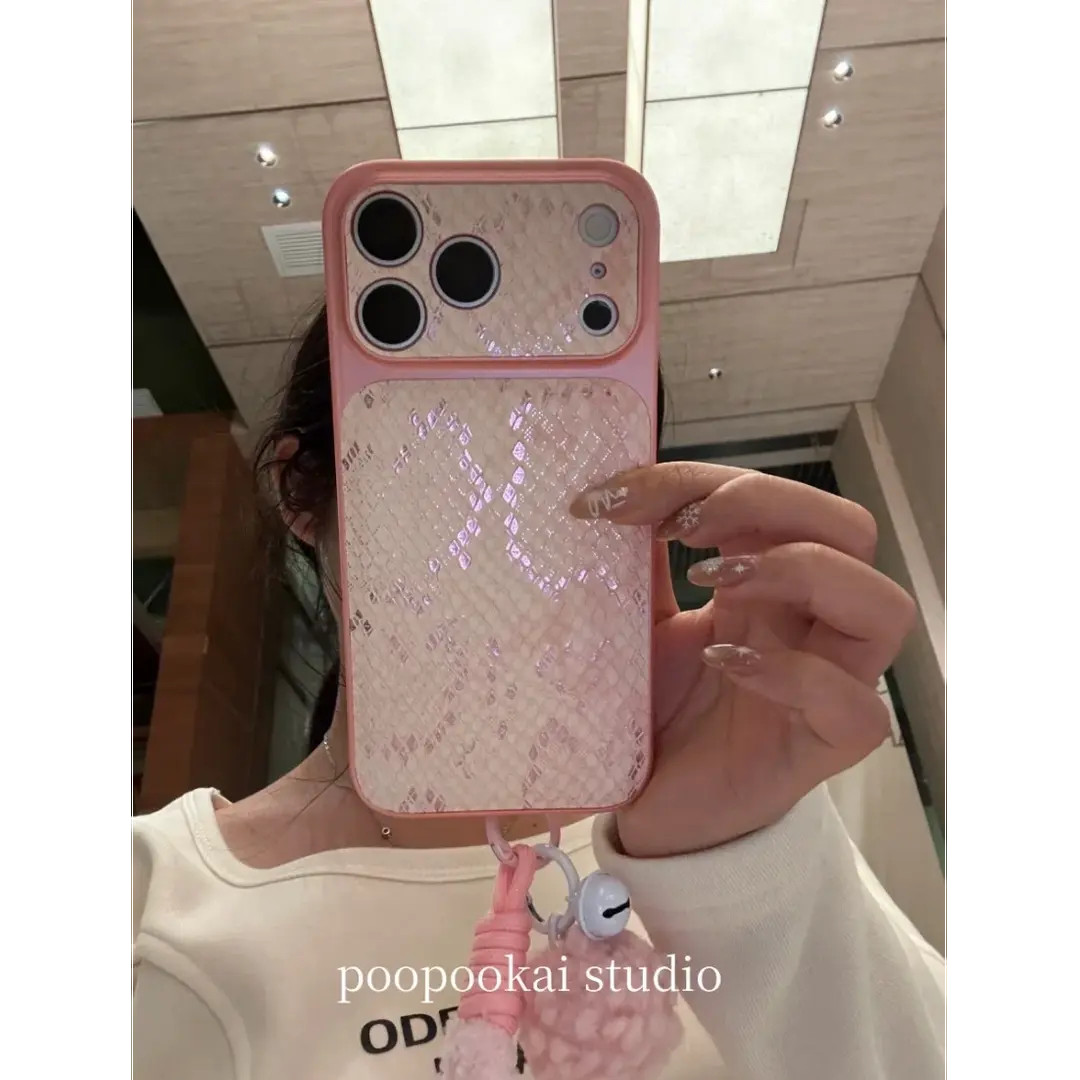 高级电镀皮质蛇纹粉框手机壳适用iPhone17promax包相机键精孔ins