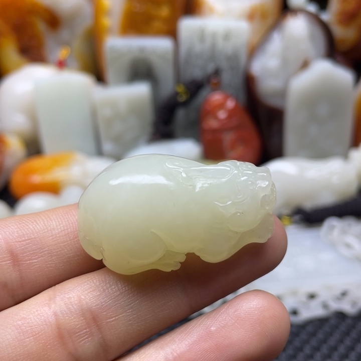 和田玉未镶嵌颈饰