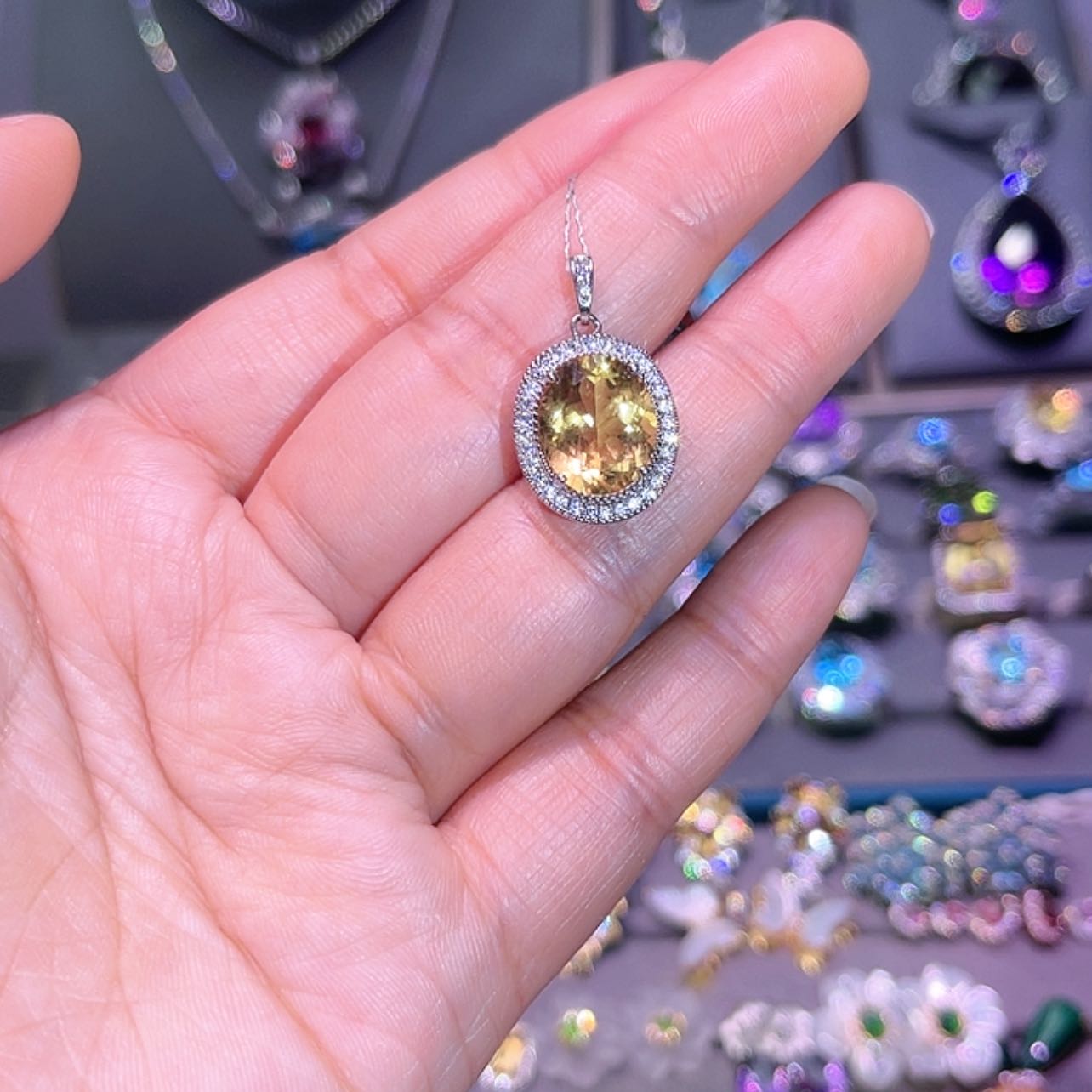 【闪购商品】黄晶吊坠(赠链)银S925镶嵌