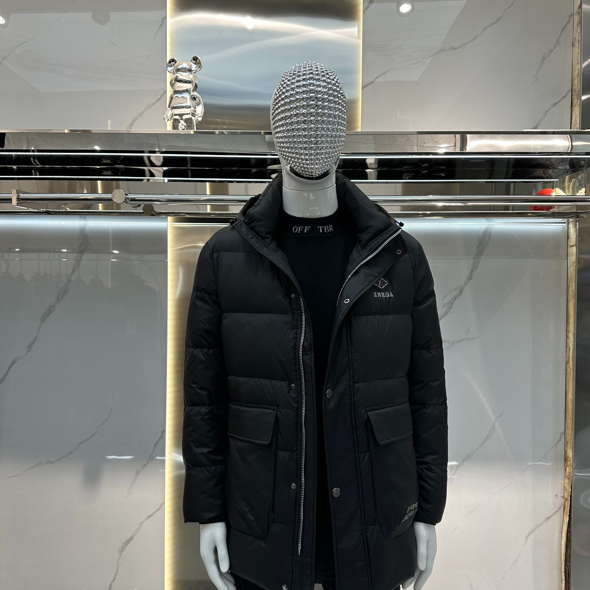 2024简约百搭黑色男士冬季连帽羽绒7709