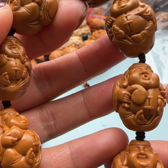 橄榄核手串雕刻工艺