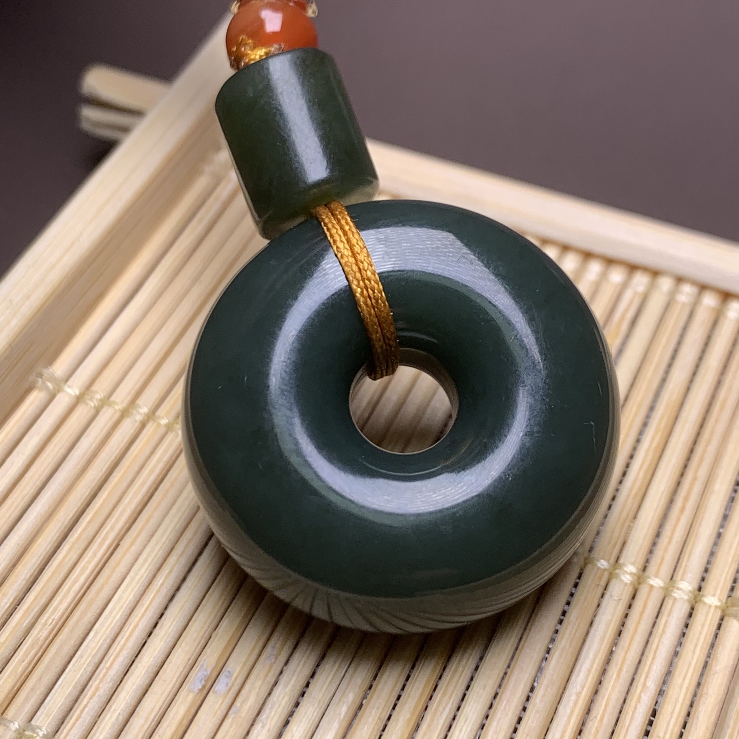 F587珠宝玉石精选和田玉挂件